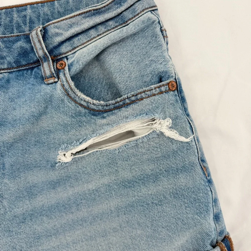 American Eagle Strigid Distressed Denim‎ Shorts Light Wash Blue Womens Size 10